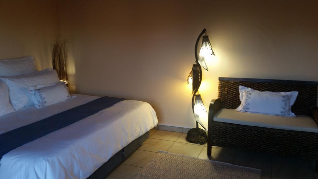 African Phoenix Guest Lodge Johannesburg Exterior photo