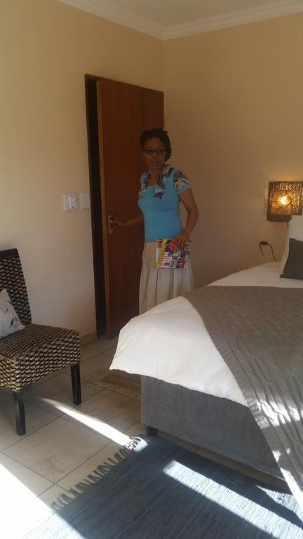 African Phoenix Guest Lodge Johannesburg Exterior photo