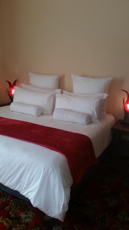 African Phoenix Guest Lodge Johannesburg Exterior photo