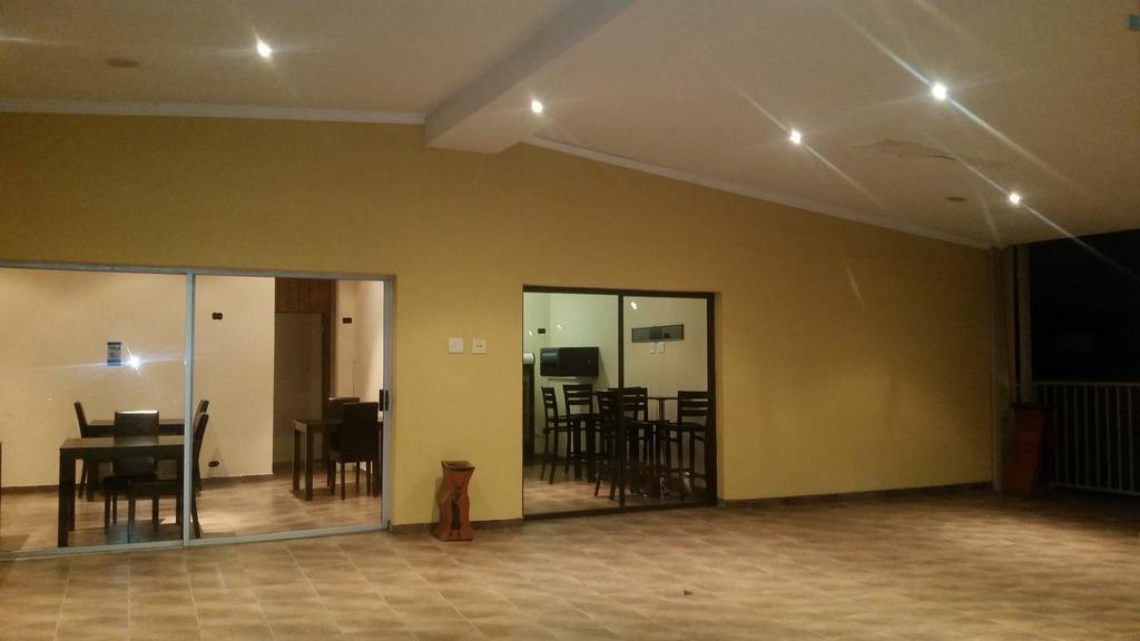African Phoenix Guest Lodge Johannesburg Exterior photo