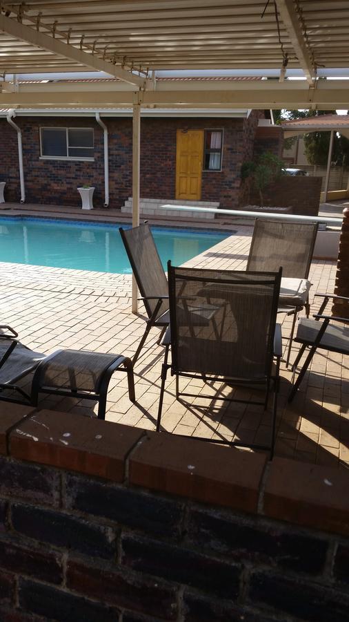 African Phoenix Guest Lodge Johannesburg Exterior photo